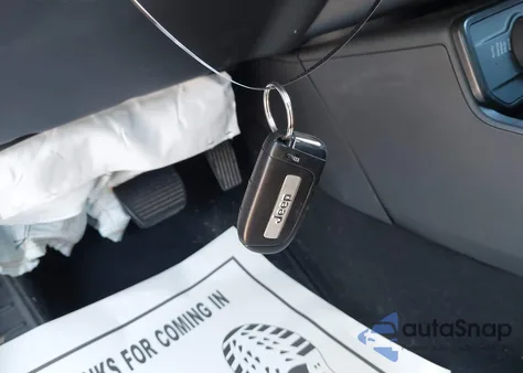 2023 Jeep Renegade Trailhawk 4X4 из США, поврежденный, VIN ZACNJDC11PPP12307